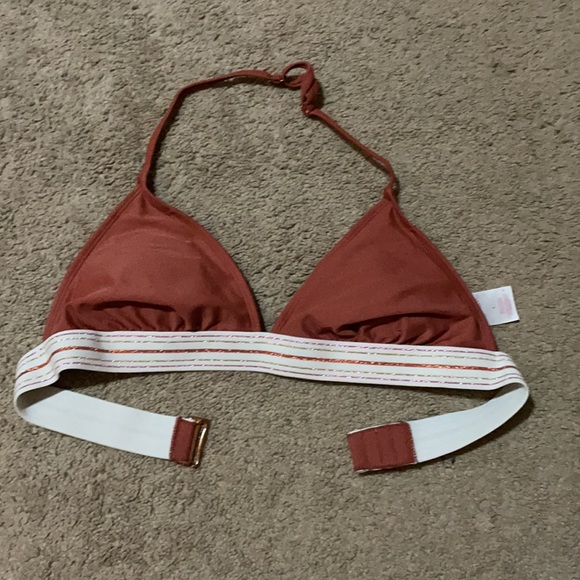 Bathing suits - Picture 2 of 7